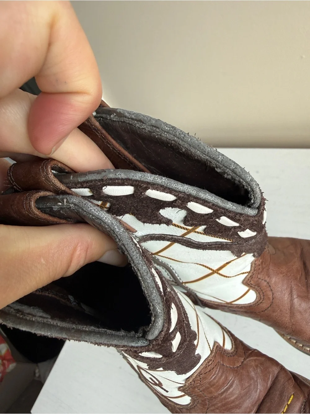 Ariat we ve